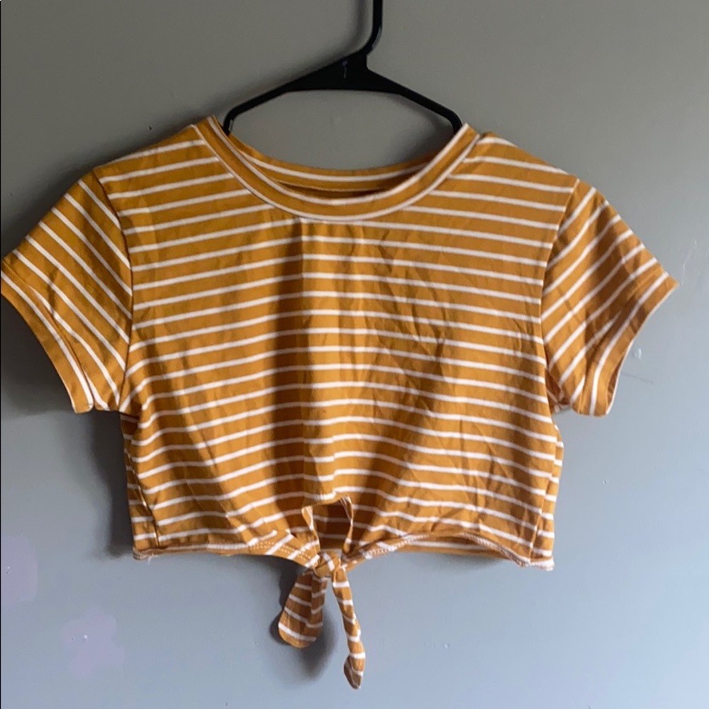crop top - Picture 1 of 3